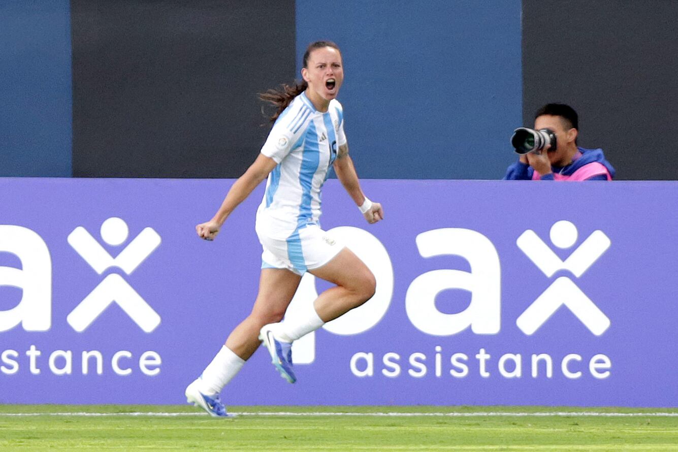 Argentina derrotó a Uruguay en la Copa América femenina. (Photo by ARMANDO PRADO / AFP)