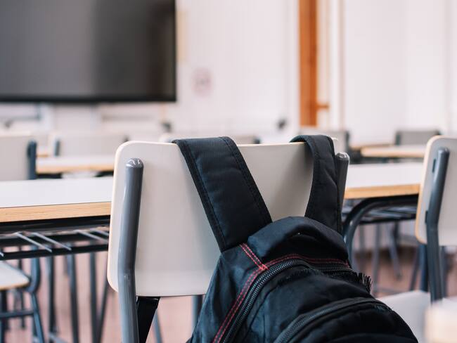 Close-up pupitre en Salón de Colegio (Getty Images)