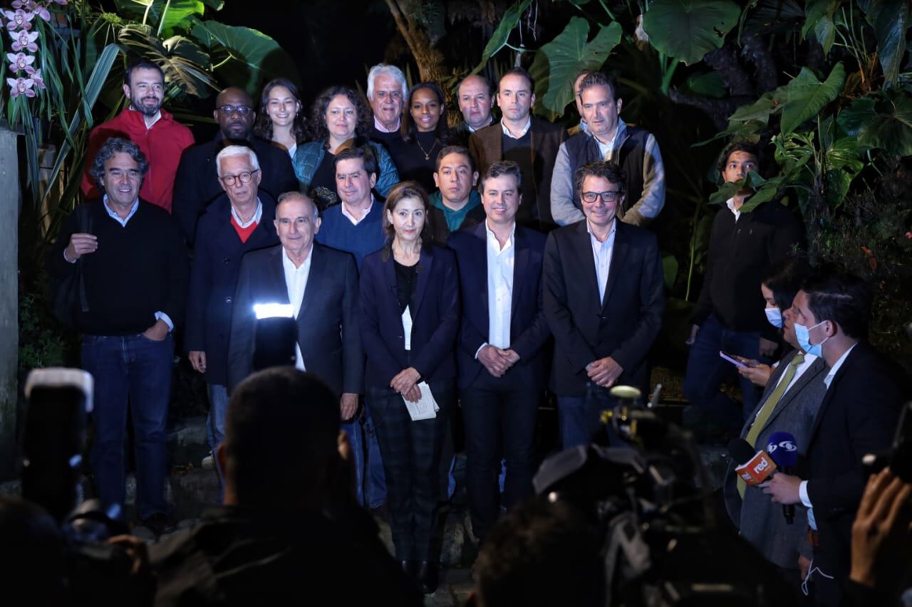 Humo blanco en el cónclave: nace la “Coalición Centro Esperanza”. Foto: Coalición de la Esperanza