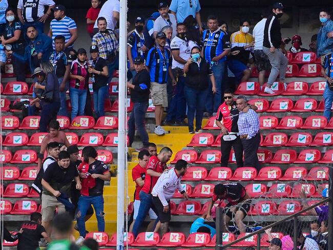 “No hubo detenidos ni seguridad en el estadio”: Primitivo Olvera sobre disturbios en partido Querétaro-Atlas