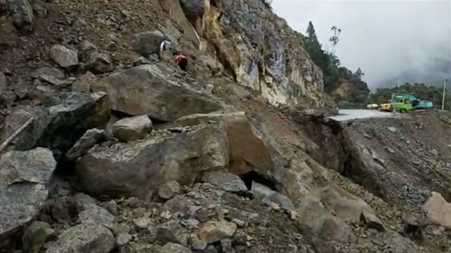 En este sitio se registran permanentes deslizamientos por las condiciones del terreno y las lluvias. Foto: Invías
