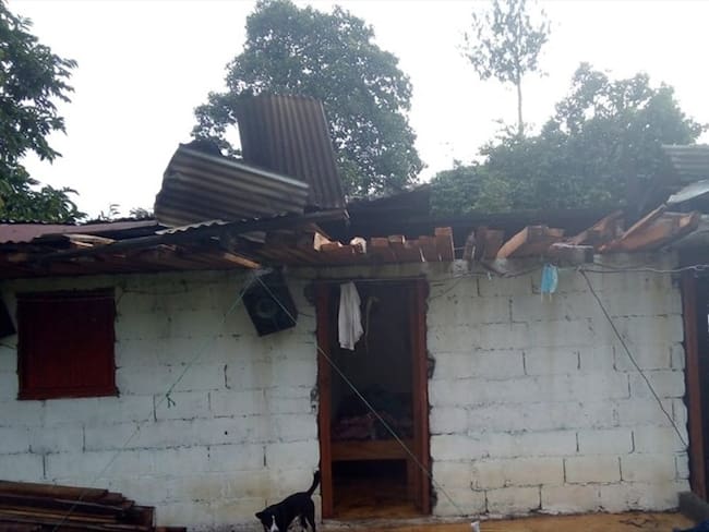 Varias viviendas destechadas en Marquetalia, Caldas. Foto: Enviada desde la Secretaría de Medio Ambiente de Caldas.