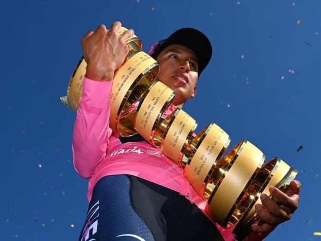 Los internautas no esperaron para felicitar al ciclista colombiano después de declararse campeón del Giro de Italia. . Foto: Stuart Franklin/Getty Images