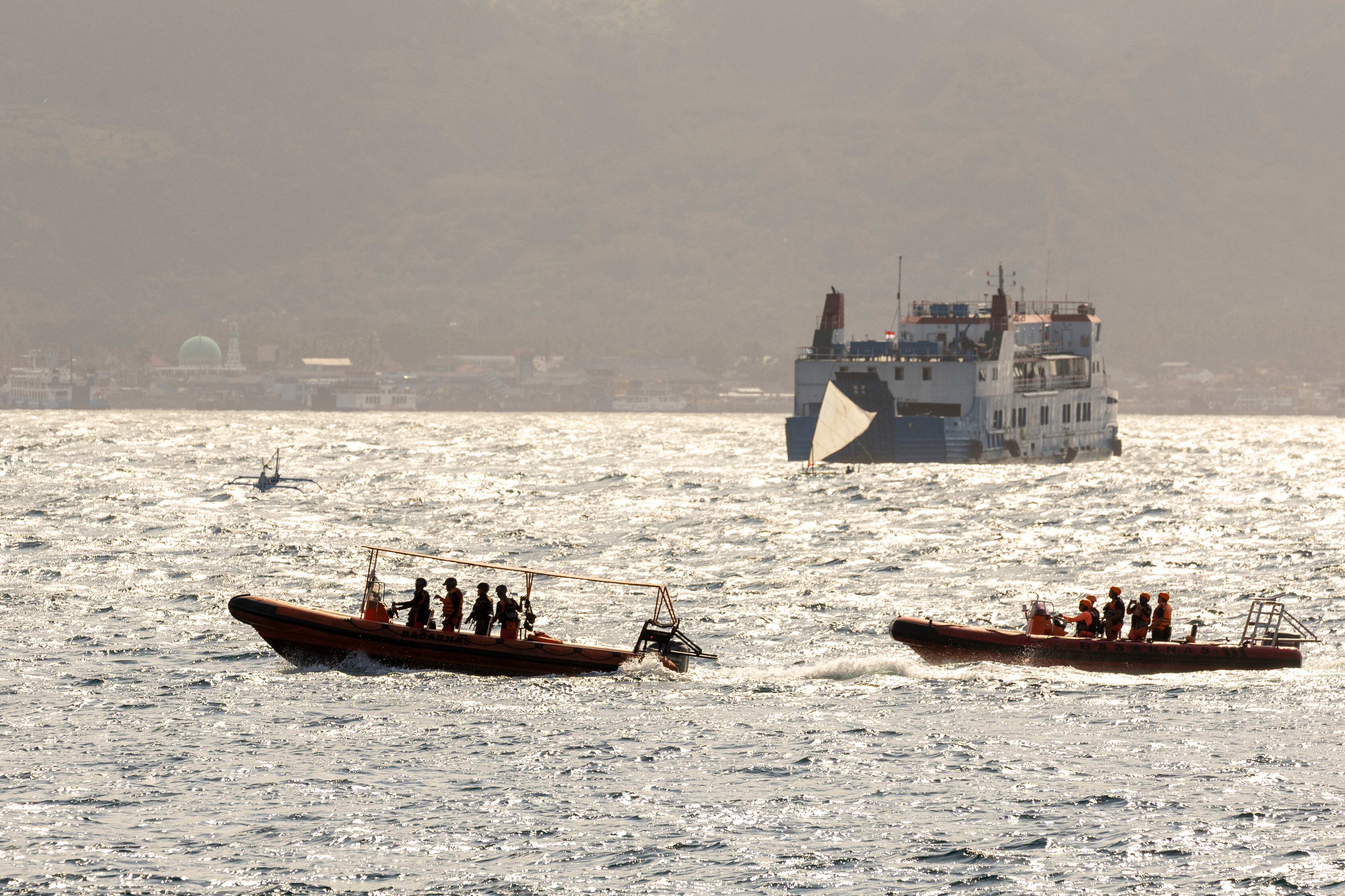 Aumentó a 10 los muertos por un naufragio cerca de Bali . Foto: EFE/EPA/MADE NAGI