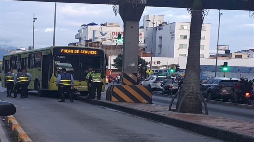 Estable de salud estaría mujer que fue arrollada por el Metrolínea. . Foto: suministrada.