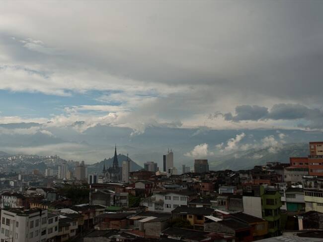 Manizales y Villamaría amanecen cubiertos de ceniza por actividad sísmica