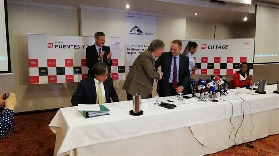 Se firmó contrato entre empresa francesa y Coviandes para hacer el nuevo puente Chirajara. Foto: Cristian Medina
