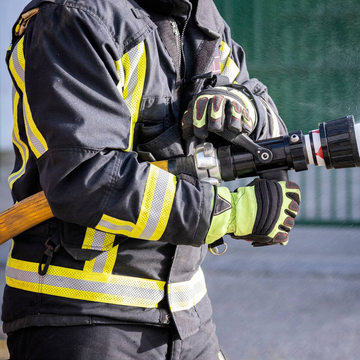 Denuncian al director de Bomberos porque habría suscrito convenios de manera directa