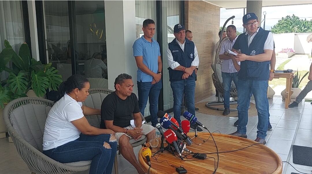 “Unámonos y hagamos esfuerzo para hacer un país bonito”: Luis Manuel Díaz. Foto: W Radio.