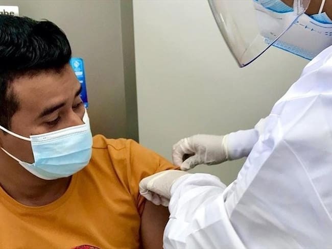 Empresa de salud que priorizó a cantante vallenato en la vacunación se pronuncia. Foto: Ángel Mugno