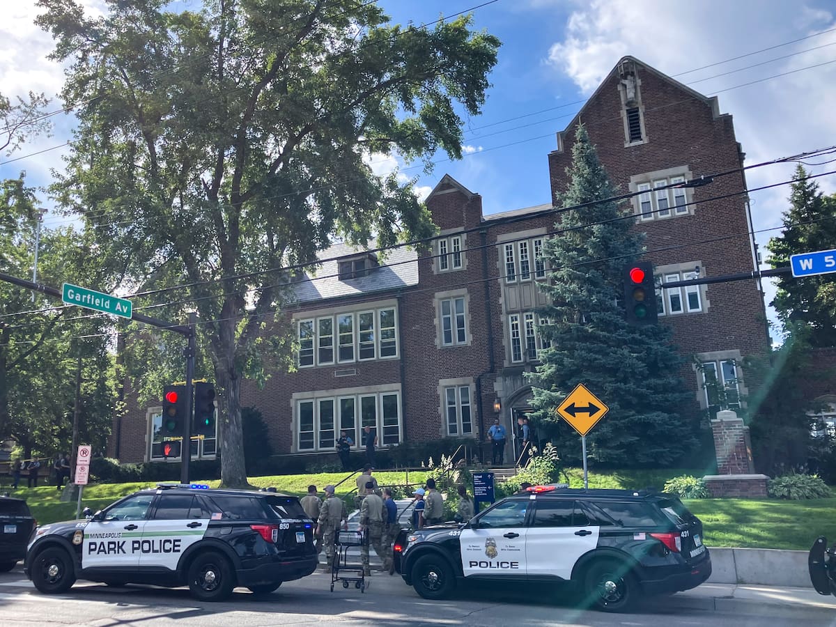 La madre del tirador de Minneapolis trabajó en la escuela donde se produjo la masacre