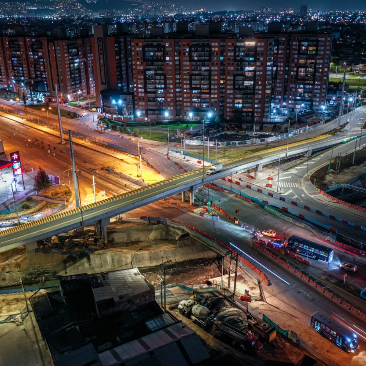 Inauguran puente en la Avenida 68 en Bogotá