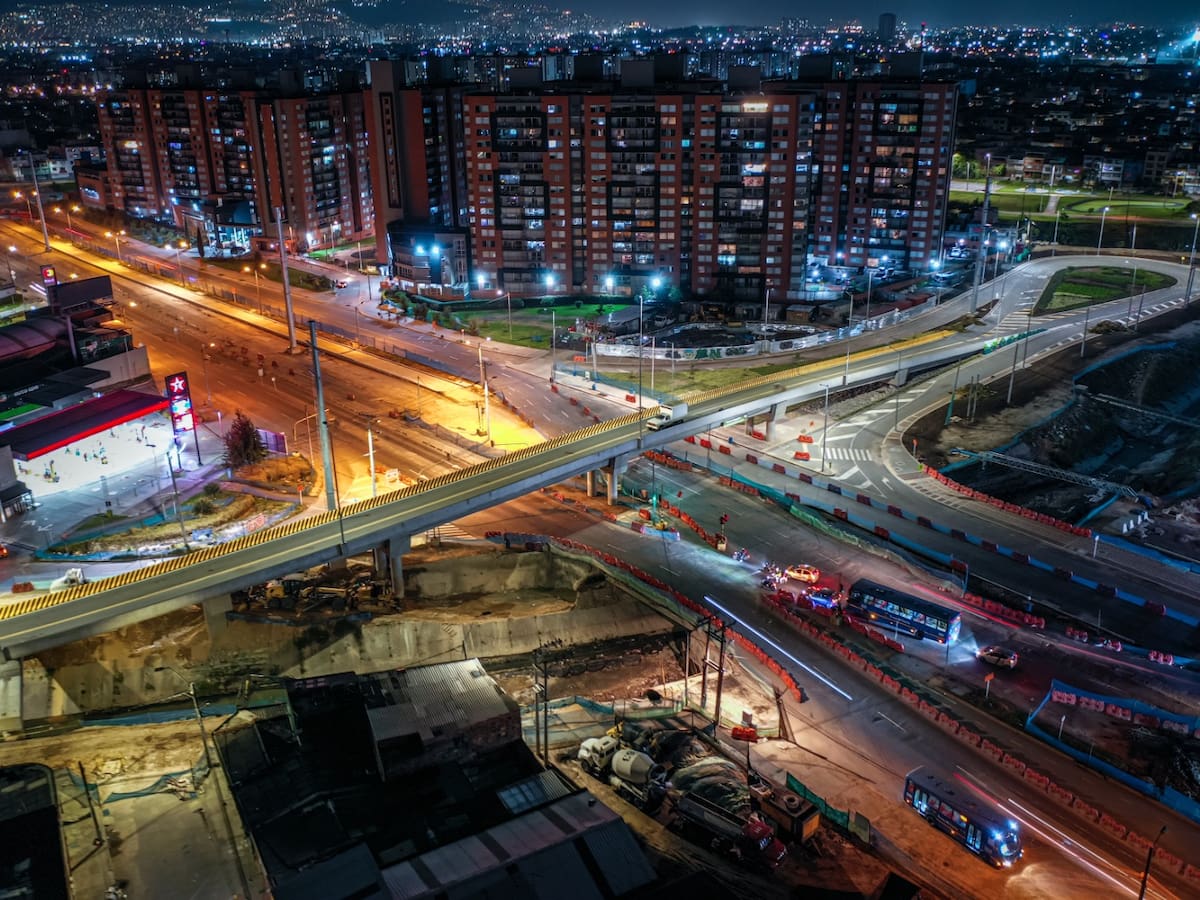 Inauguran puente en la Avenida 68 en Bogotá