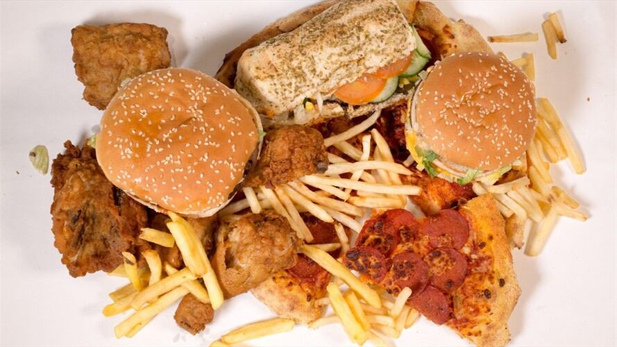 Científicos de la Universidad del Sur de Florida encontraron una curiosa manera de quitar las ganas de consumir alimentos que no son tan saludables.. Foto: Getty Images