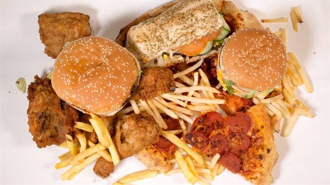 Científicos de la Universidad del Sur de Florida encontraron una curiosa manera de quitar las ganas de consumir alimentos que no son tan saludables.. Foto: Getty Images