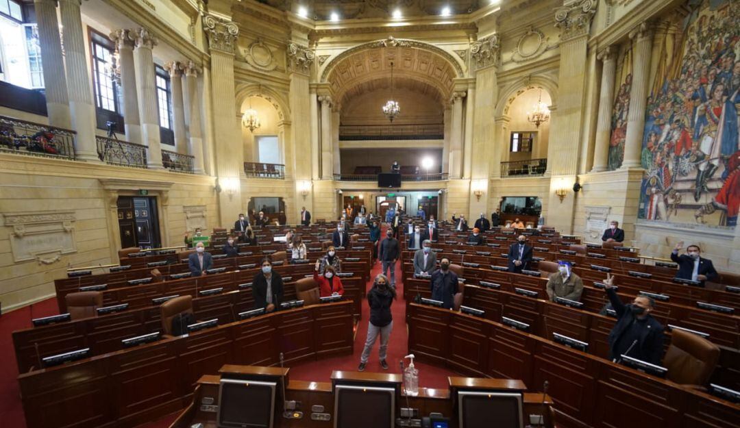 "Vive en un país que no es Colombia": oposición criticó discurso de Duque