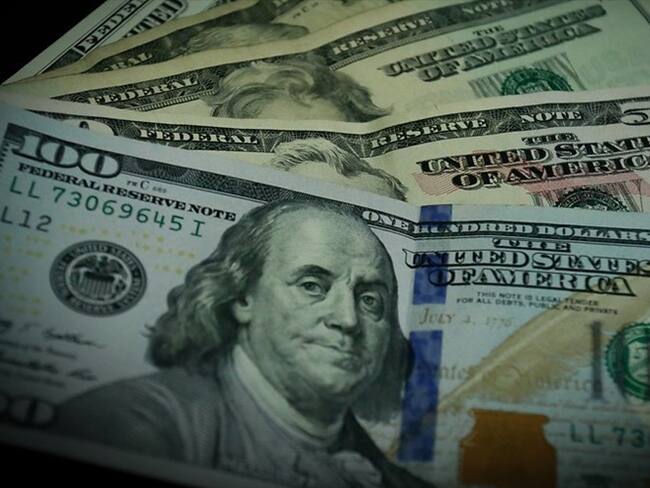 Dólar registró fuerte caída este jueves. Foto: Colprensa