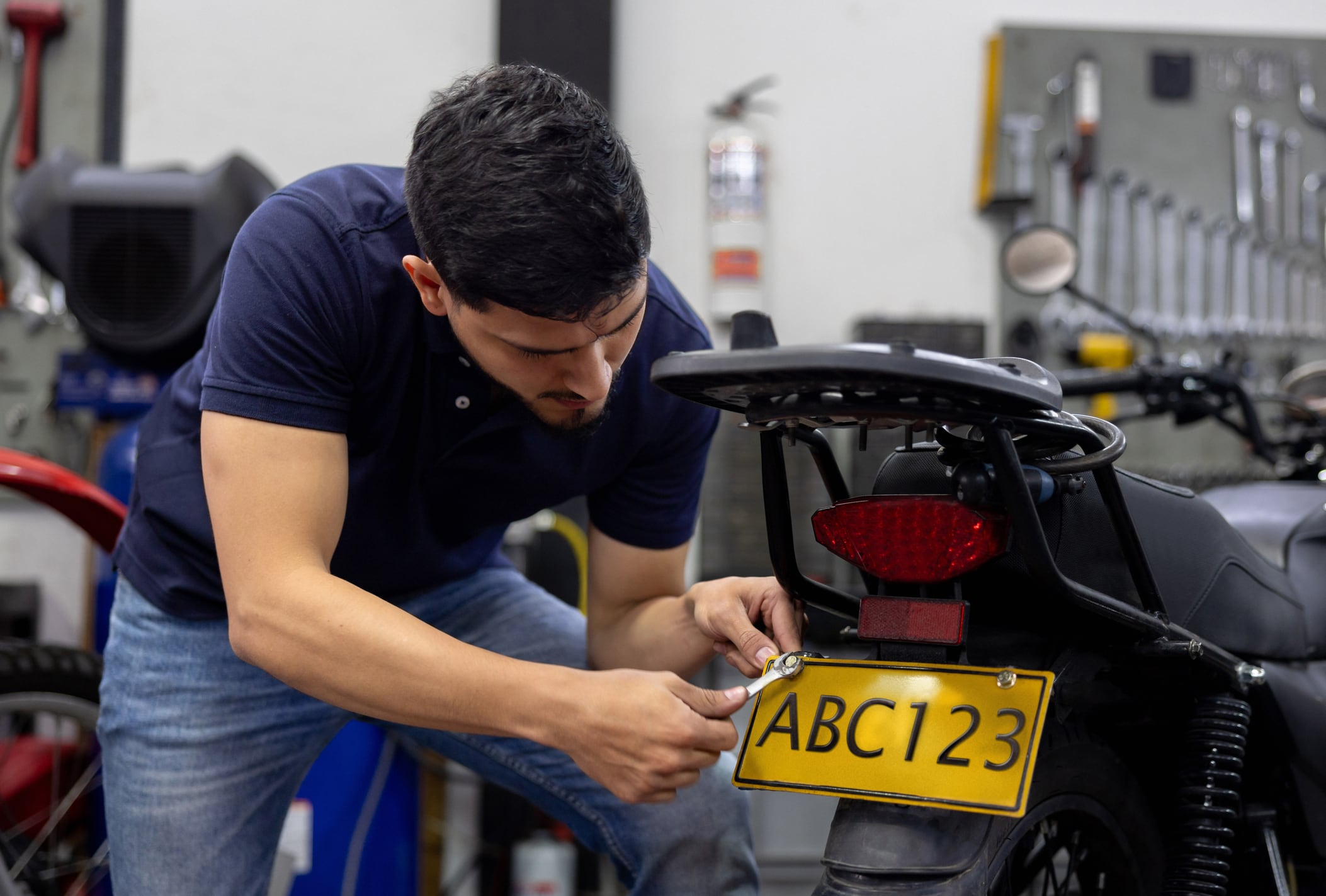 Imagen de referencia de matriculación de motos. I Foto: Getty Images.