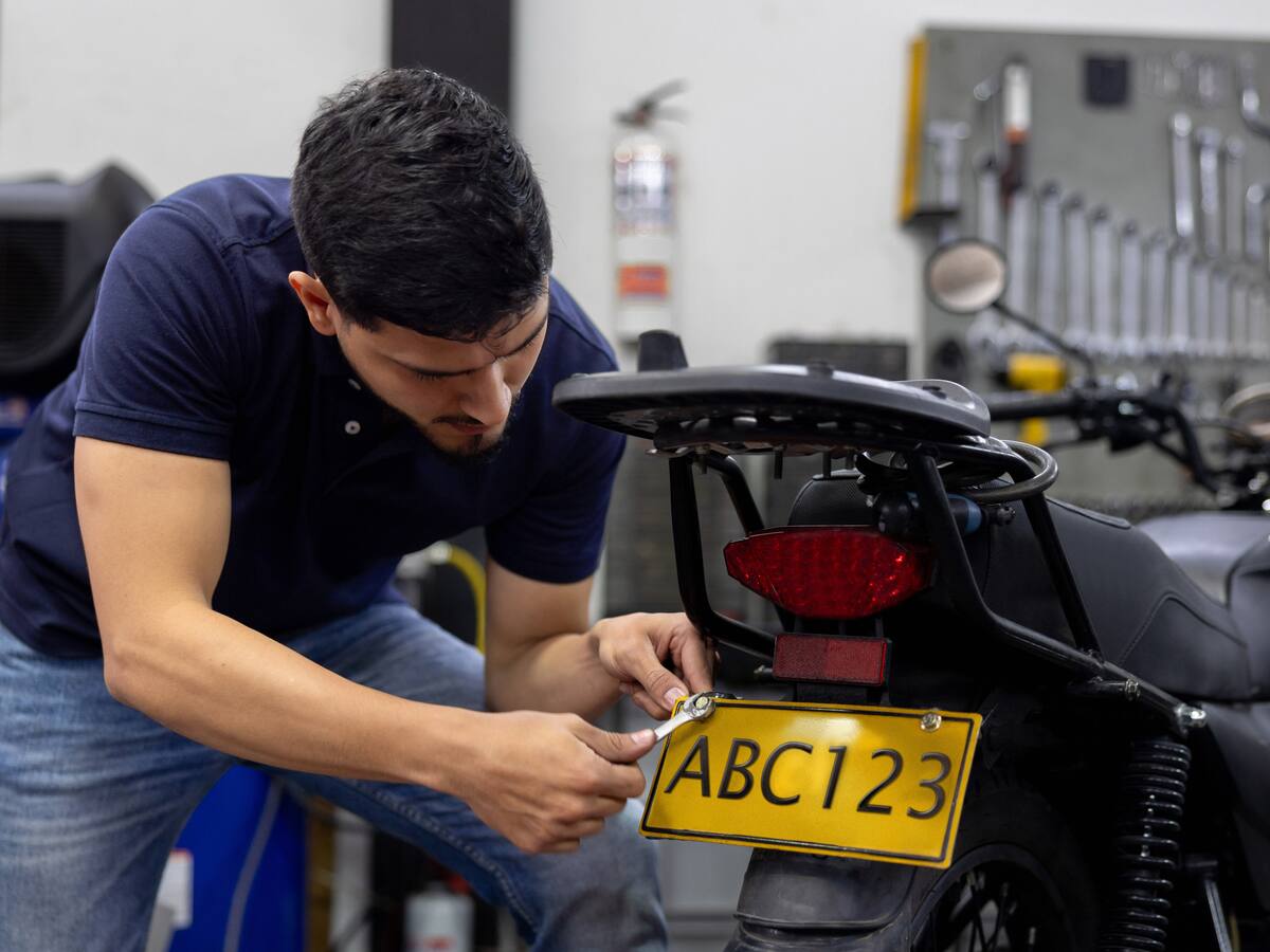 ¿Cuánto vale la matrícula de una moto 2024?