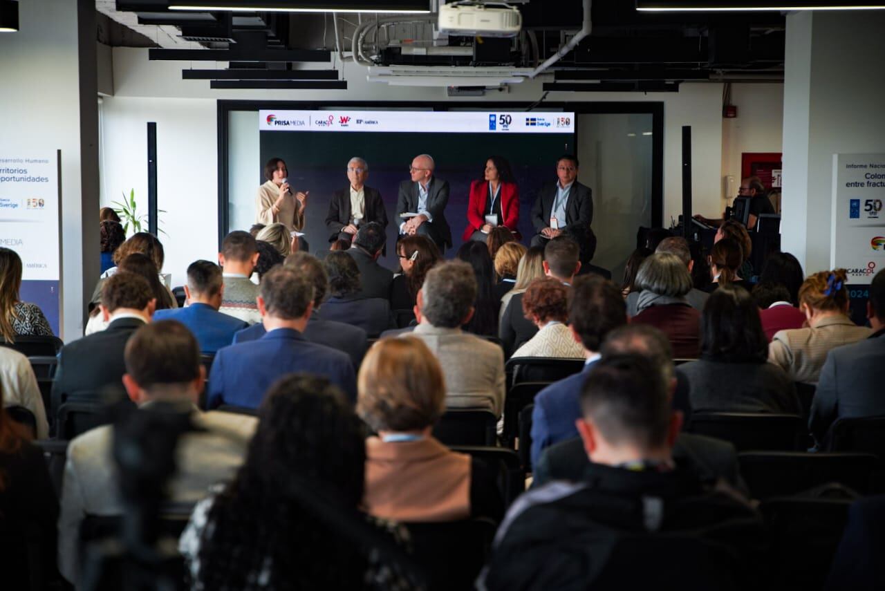La presentación del informe 'Colombia: territorios entre fracturas y oportunidades' permitió actualizar la información sobre el Índice de Desarrollo Humano nacional después de una década. | Foto: Prisa Media