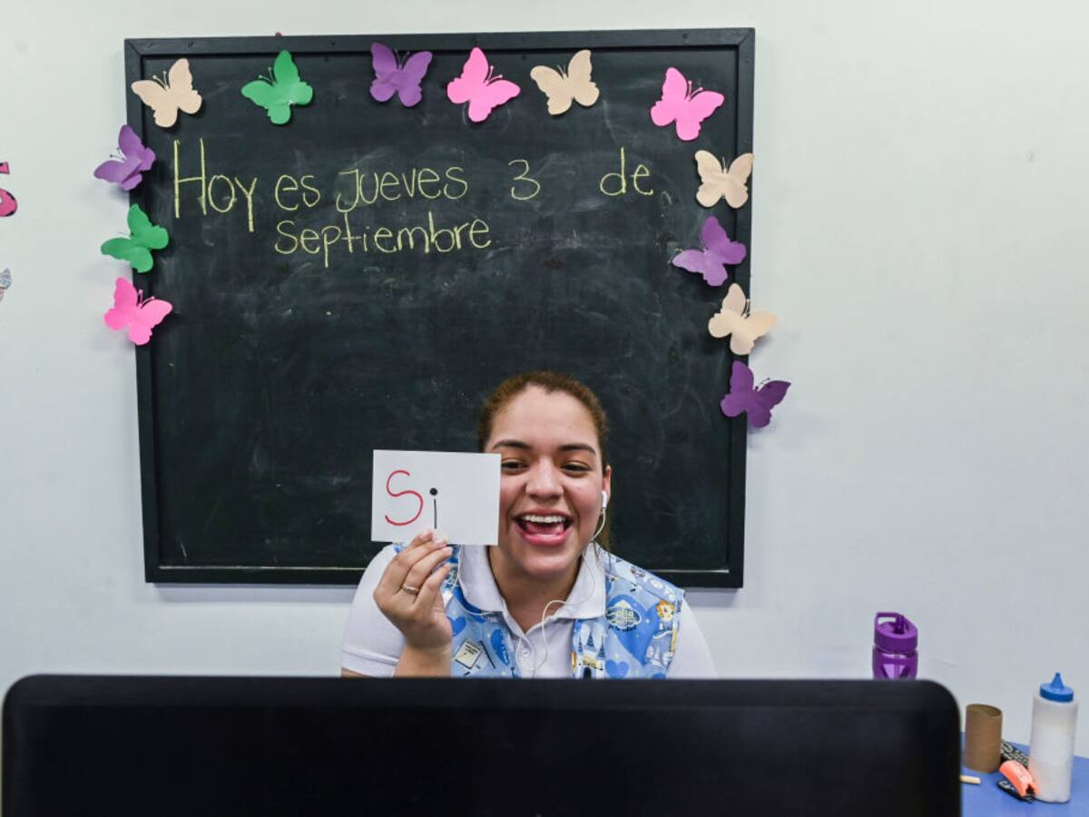 ¿Cuánto tiempo dura la carrera de profesor en Colombia? Este es el título que recibiría