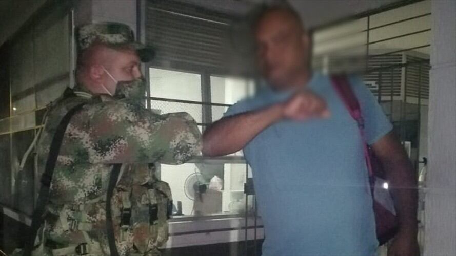 El Ejército informó que, el comerciante es de la ciudad de Cali e iba a ser trasladado a zona montañosa . Foto: Ejército Nacional