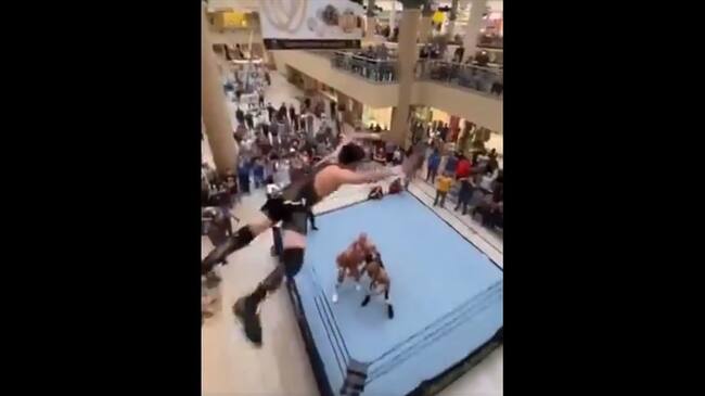 Pj Hawx luchaba junto a su padre, Luke Hawx, contra Warren Johnson y Zack Mason . Foto: Captura de Pantalla