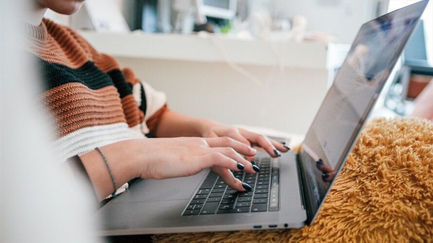 En lo corrido de 2020 y aun faltando dos periodos de matrícula, la proyección indica que los sistemas de educación de la UNAD pueden superar los 150.000 estudiantes. Foto: Getty Images / CAROL YEPES