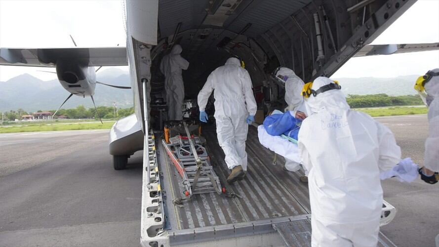 Once pacientes quemados en Tasajera son trasladados a Bogotá vía aérea. Foto: Cortesía: Gobernación del Magdalena