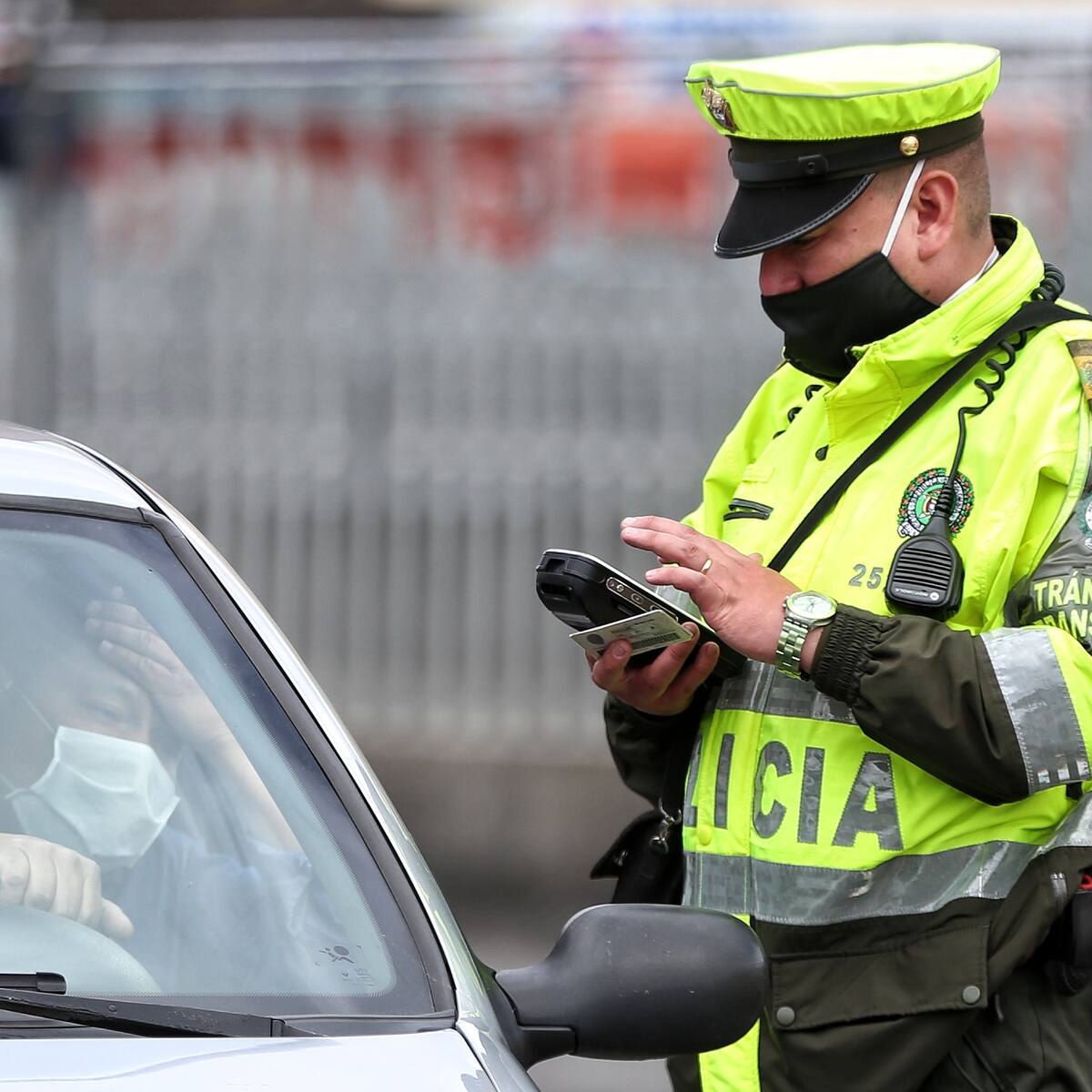 Multas de tránsito más comunes en carros particulares: Estos son los precios