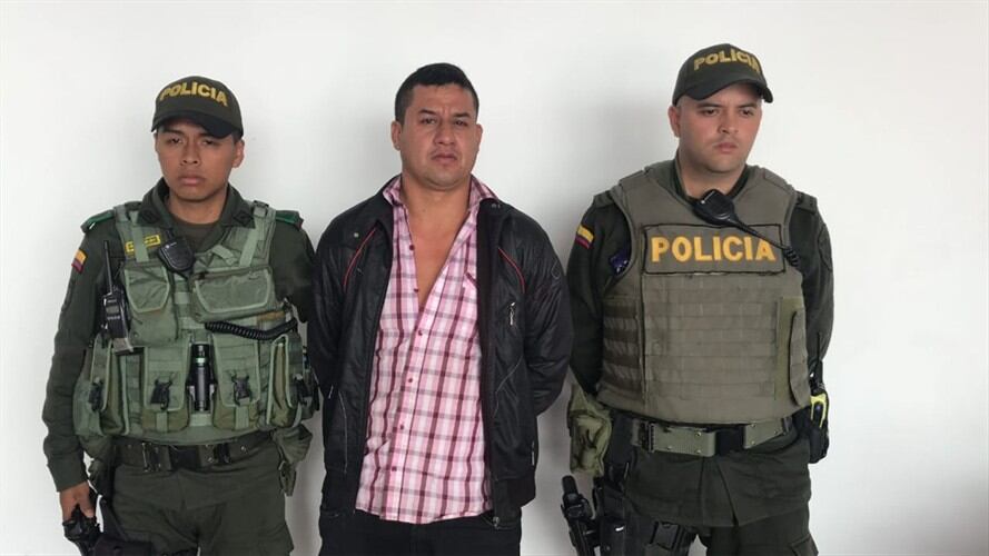 Wilson Cerón Muñoz de 39 años de edad y conocido como alias Pastuso, fue detenido cuando se movilizaba en una camioneta. Foto: Policía Popayán