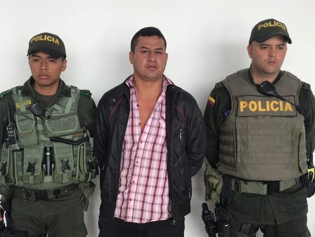 Wilson Cerón Muñoz de 39 años de edad y conocido como alias Pastuso, fue detenido cuando se movilizaba en una camioneta. Foto: Policía Popayán
