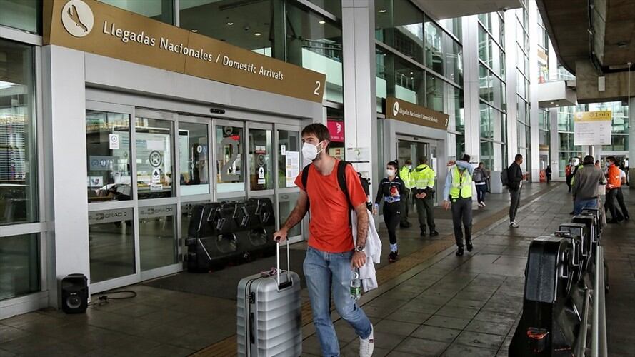 Viajeros llegaron a Colombia desde el exterior con prueba positiva para COVID-19 / imagen de referencia. Foto: Colprensa