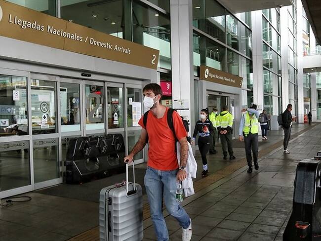 Viajeros llegaron a Colombia desde el exterior con prueba positiva para COVID-19 / imagen de referencia. Foto: Colprensa