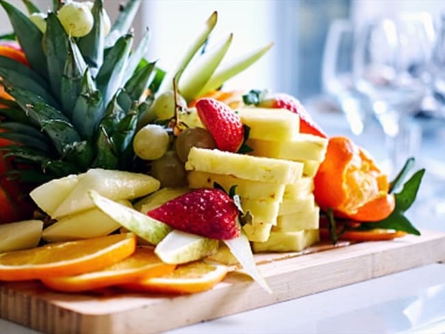 Un estudio publicado por Oxidative Medicine and Cellular Longevity encontró que dos frutas consumidas por la noche podrían ayudar a reducir hasta tres kilos.. Foto: Getty Images