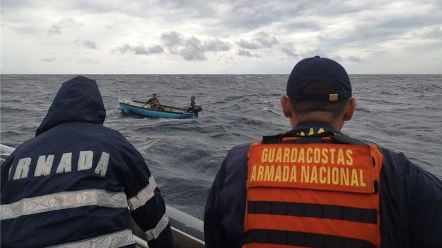 Grupo de científicos varados en el mar fueron rescatados por Armada Nacional. Foto: Colprensa - Armada Nacional