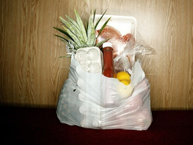 A partir de julio colombianos deberán pagar impuesto por uso de bolsas plásticas. Foto: Getty Images