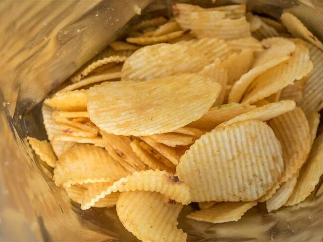 El proyecto busca garantizar el acceso a una información clara sobre los componentes de los productos comestibles y las bebidas. Foto: Getty Images / ANGYEE054