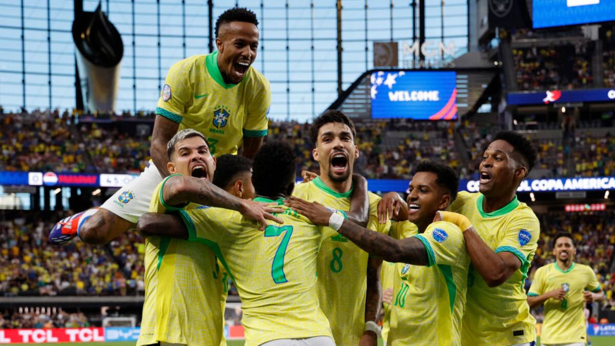 Brasil derrotó a Paraguay 4-1 y jugará su clasificación a cuartos contra Colombia