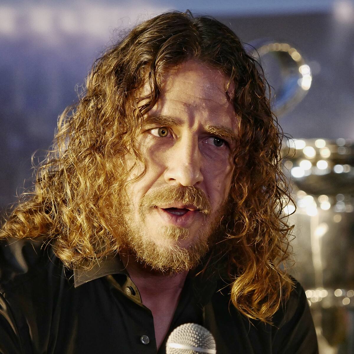 Estoy feliz de usar el fútbol para transformar: Carles Puyol, por visita a Colombia