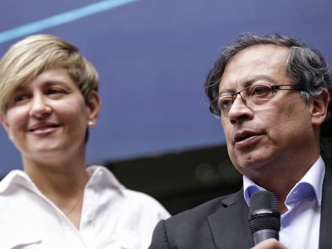Presidente Gustavo Petro y primera dama Verónica Alcocer. Foto: Colprensa.