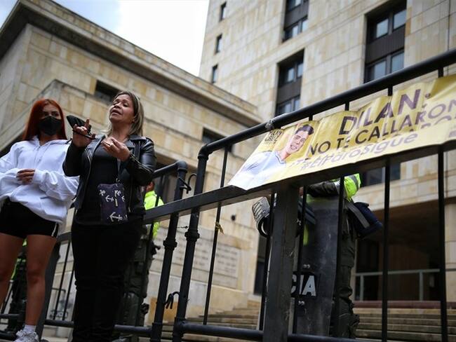 Familiares de Dilan Cruz se manifiestan contra proceso penal iniciado por su muerte.. Foto: Colprensa