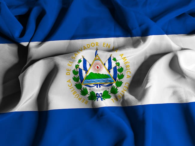 Imagen de referencia de bandera de El Salvador. Foto: Getty Images.