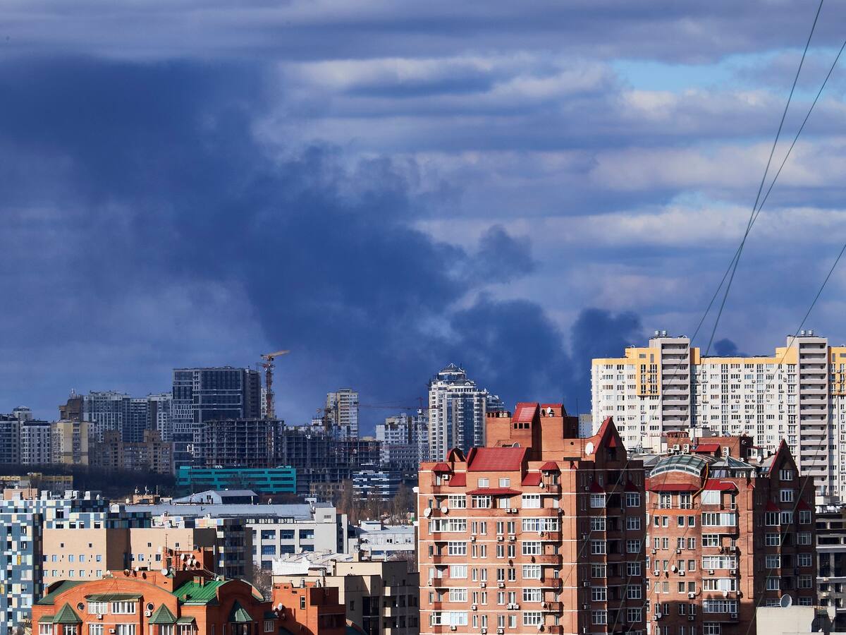 “Es muy complejo trabajar así, da miedo”: periodista chilena ante bombardeos y disparos en Kiev