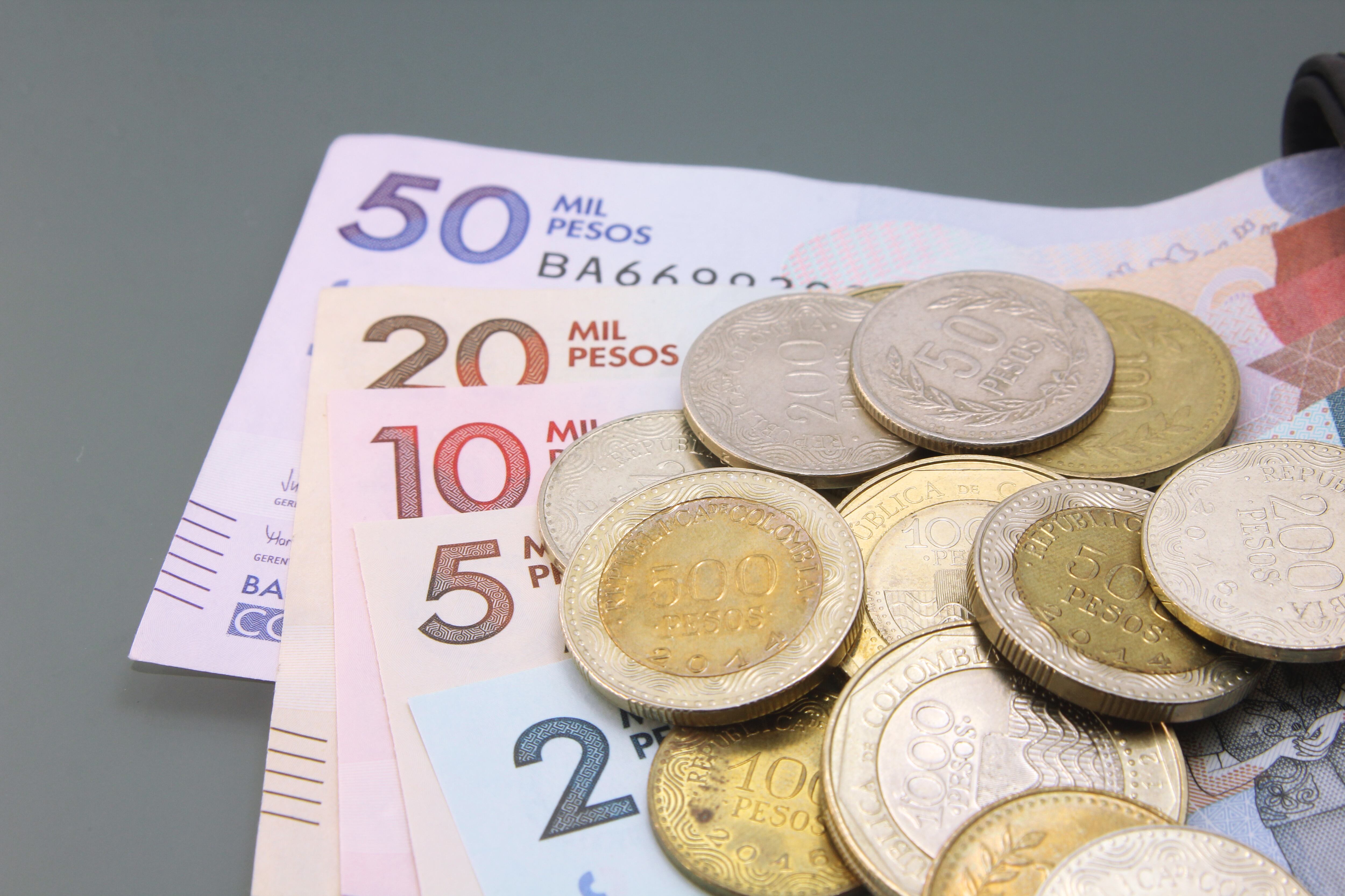 Referencia de dinero colombiano. Foto archivo: Díaz de Vivar Jimena/Getty Images.