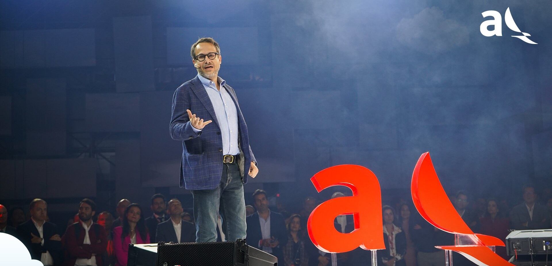 Adrián Neuhauser, CEO de avianca en el lanzamiento de la nueva imagen. Foto: Twitter avianca.