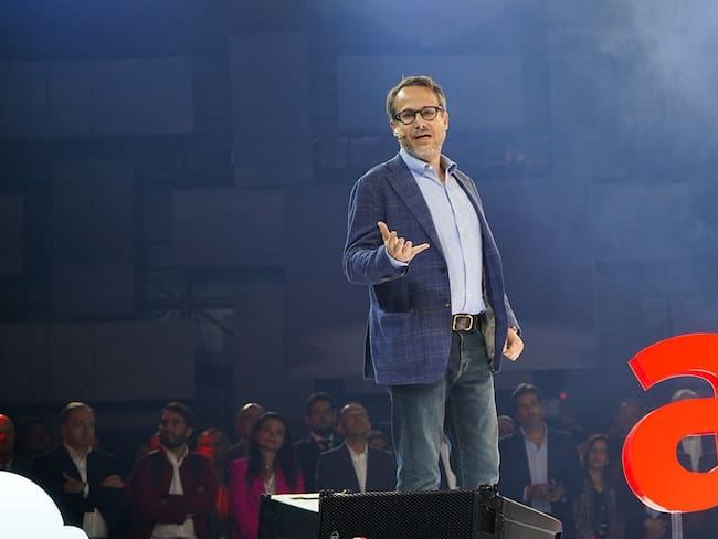 Adrián Neuhauser, CEO de avianca en el lanzamiento de la nueva imagen. Foto: Twitter avianca.