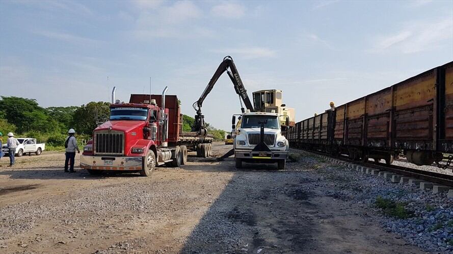 Por la emergencia del coronavirus, en marzo cayó el transporte de carga por carretera . Foto: Colprensa