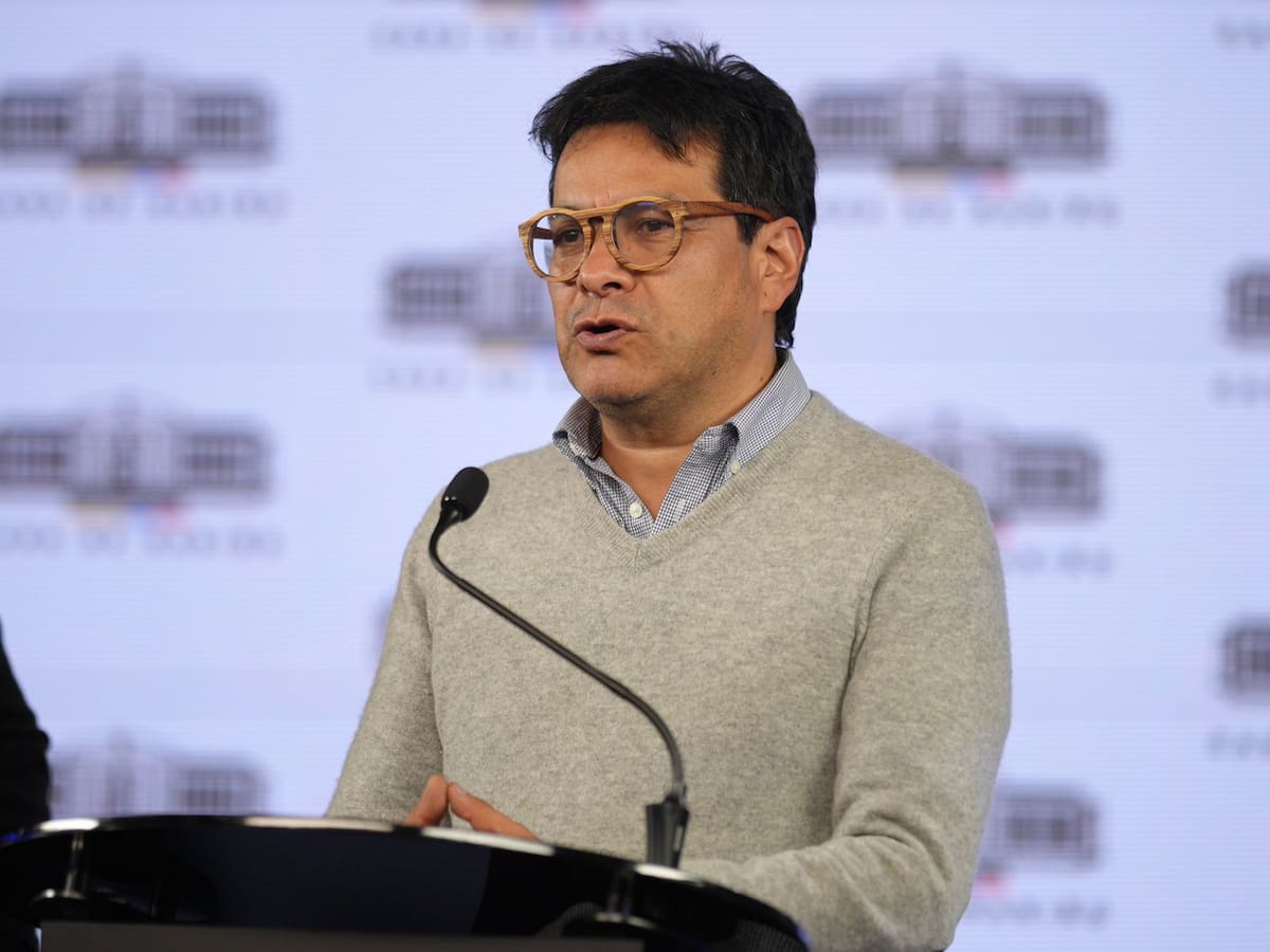 “Siembra odios y desconfianza”: Clan de Golfo arremete contra el comisionado de Paz