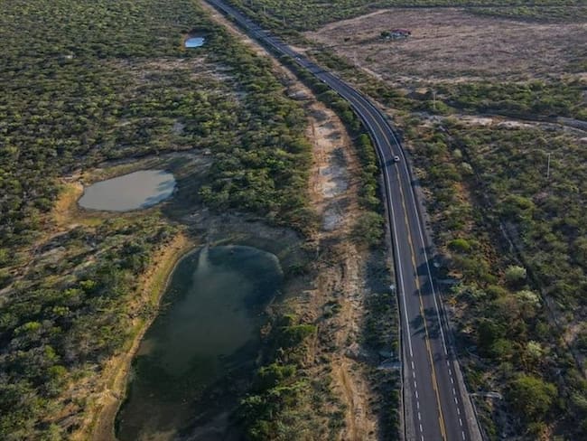 Mantenimiento del corredor Santa Marta-Riohacha-Paraguachón. Foto: Twitter Ministerio de Transporte